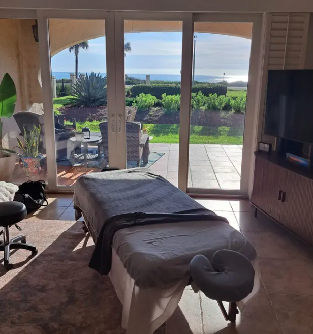 Preparing a mobile massage therapy session